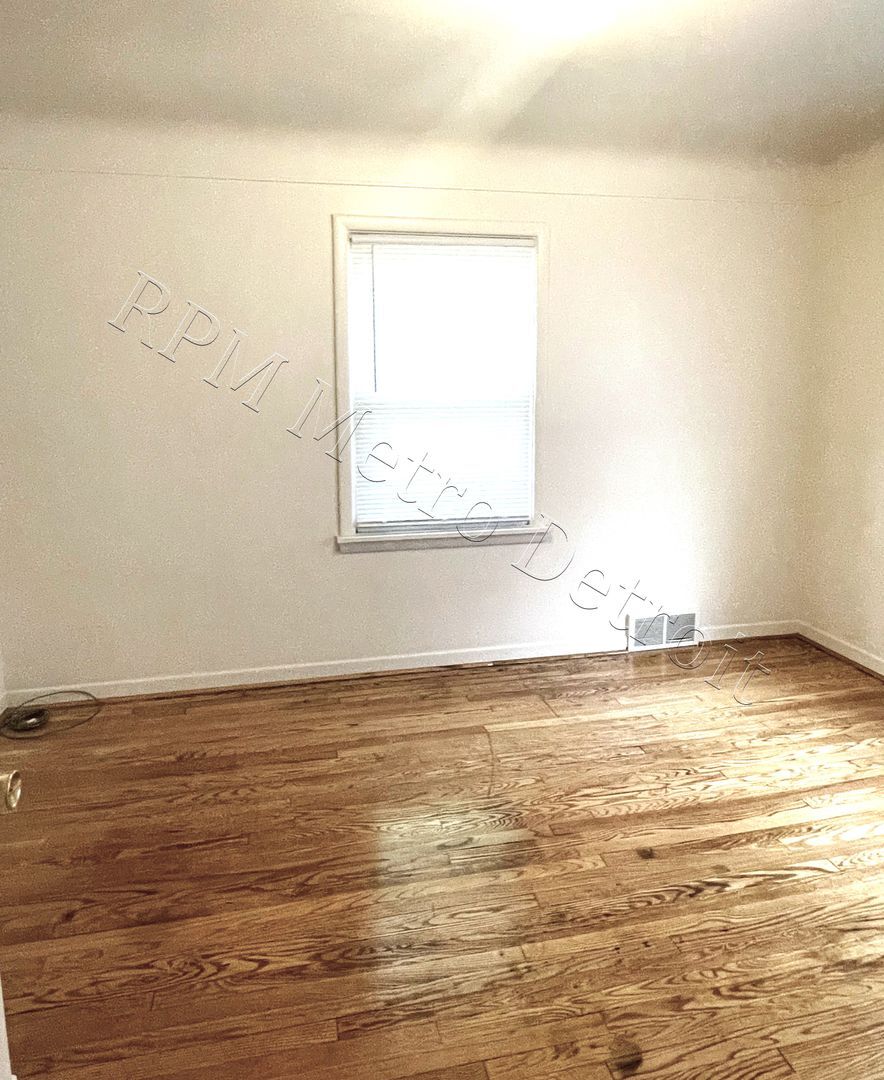 Building Photo - 32851 Linderman Ave