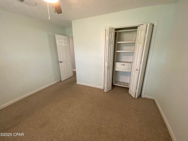 Building Photo - 3657 Oakbrook Ln