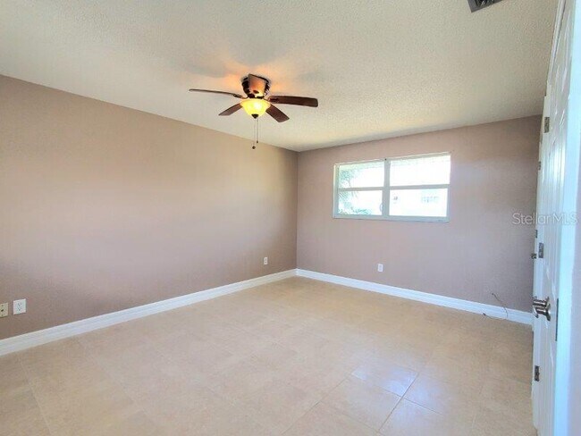 Building Photo - 910 Santa Brigida Ct