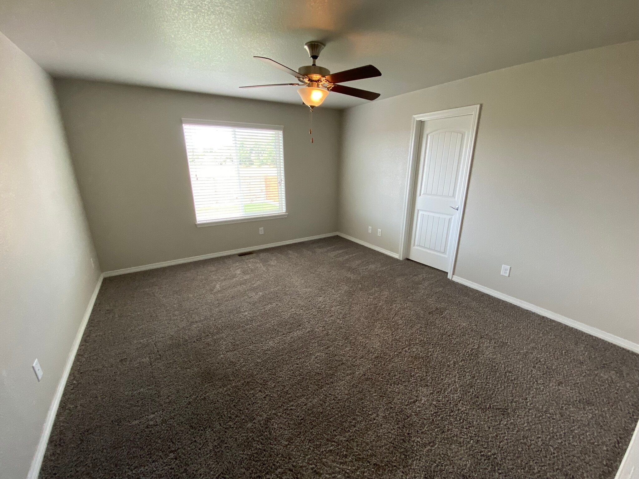 Building Photo - 6834 Mandan Dr