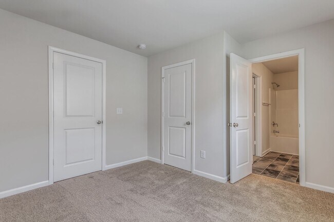 Building Photo - 3BR Townhome, Brand New - Simpsonville