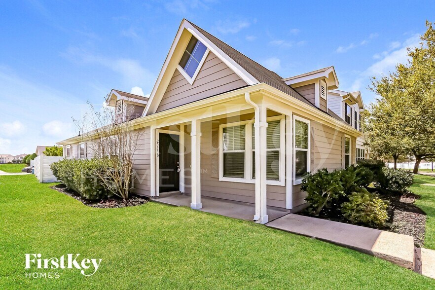 Building Photo - 20730 Settlers Lake Cir N