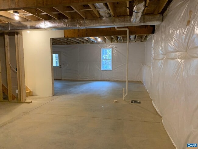 Building Photo - 275 Barrington Dr