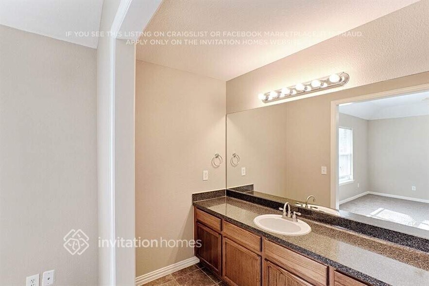 Building Photo - 13916 Garden Grove Dr