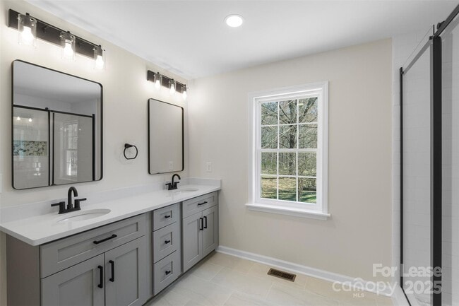 Building Photo - 2509 Wesley Chapel Rd