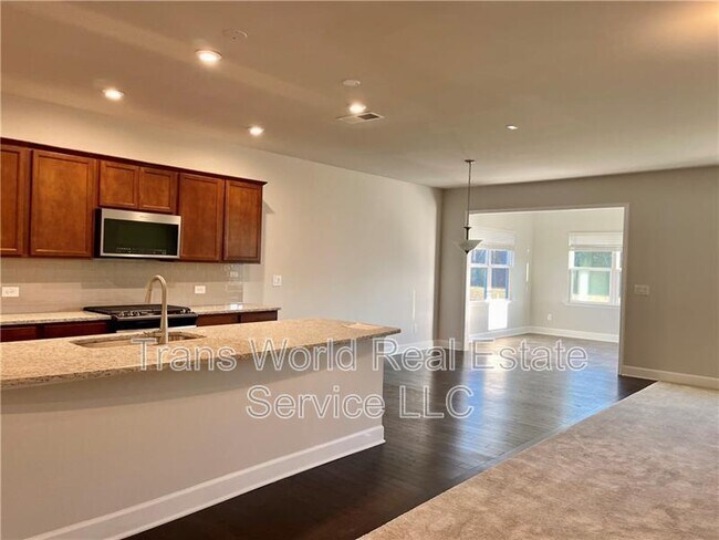 Building Photo - 5689 Wheeler Ridge Rd