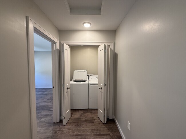 Building Photo - 211 Terrace Dr