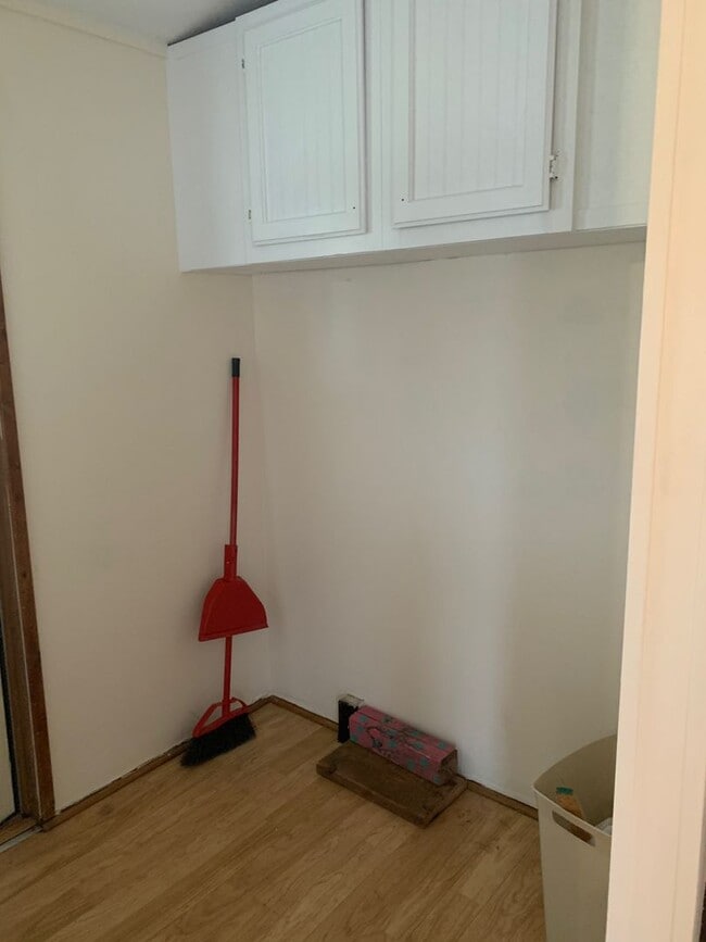 Building Photo - 3 BR, 2 BA Single Wide on Private Lot *Pri...