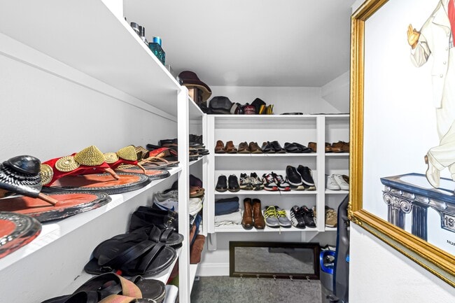 Building Photo - 4617 White Rock St