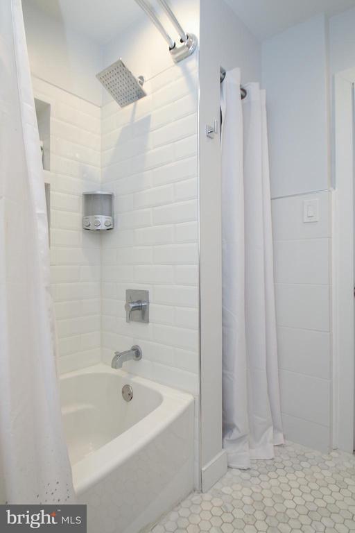 Building Photo - 703 S 17th St