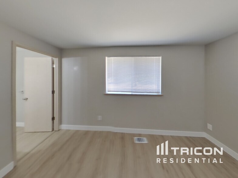 Building Photo - 5925 Beltway Loop SE