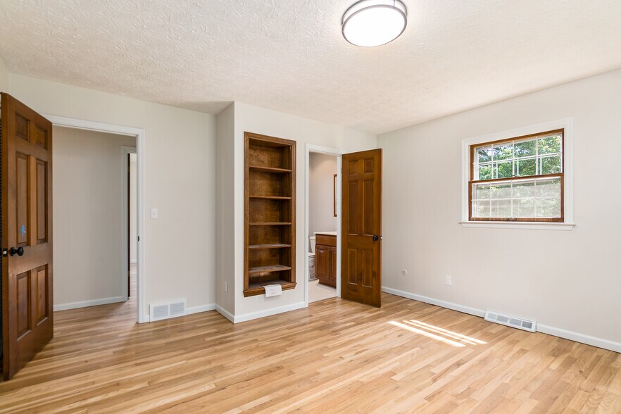 Primary Bedroom - 4397 Limerick Ln