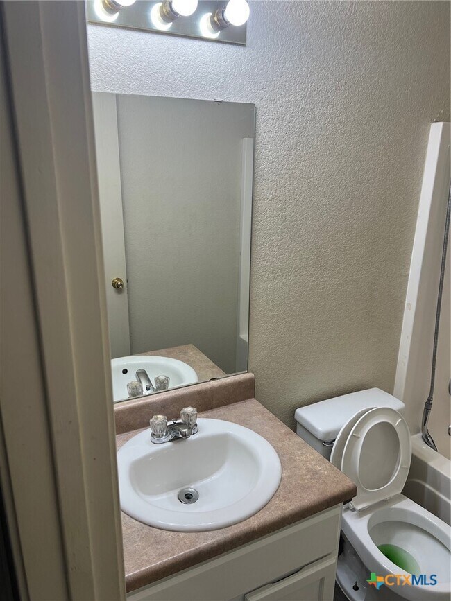 Building Photo - 2811 Cantabrian Dr