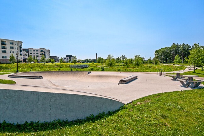 Building Photo - 848 Woodlawn Ave