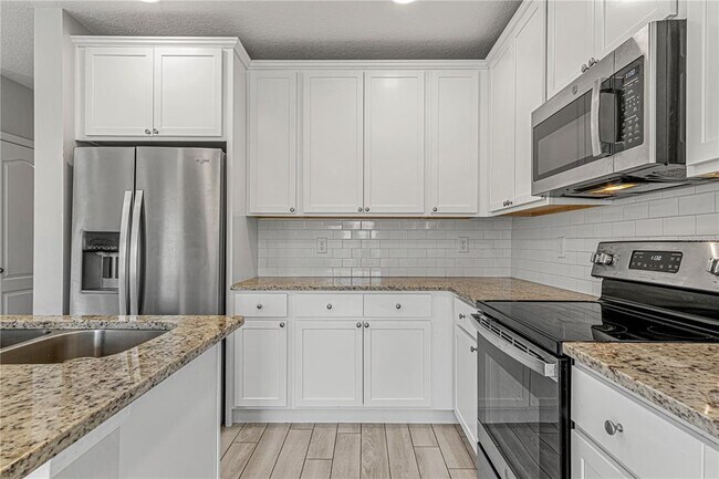 Building Photo - 2875 Narcoossee Cmns Wy