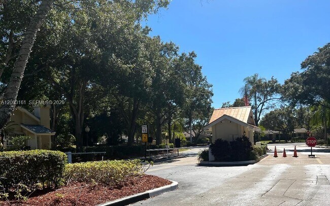 Building Photo - 3901 Medford Ct