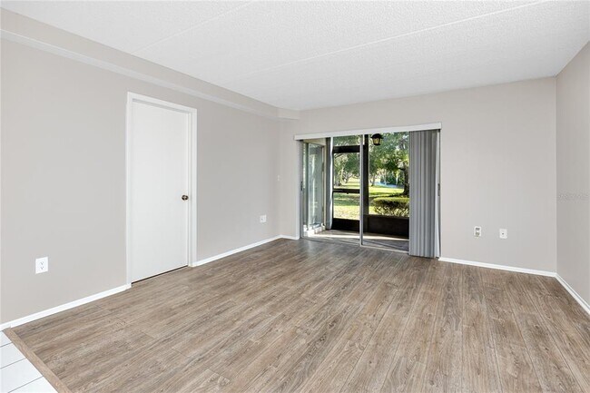 Building Photo - 209 Cypress Ct