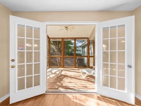 Building Photo - 5660 Mercedes Dr