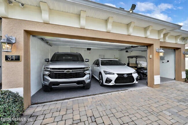 Building Photo - 31 Amherst Pl