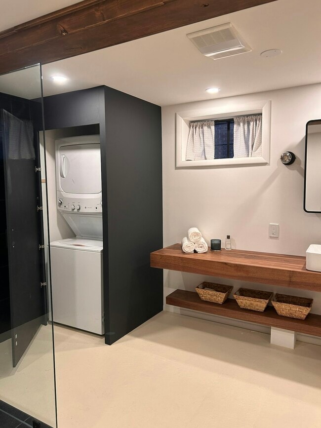 Building Photo - 315 E 4775 S