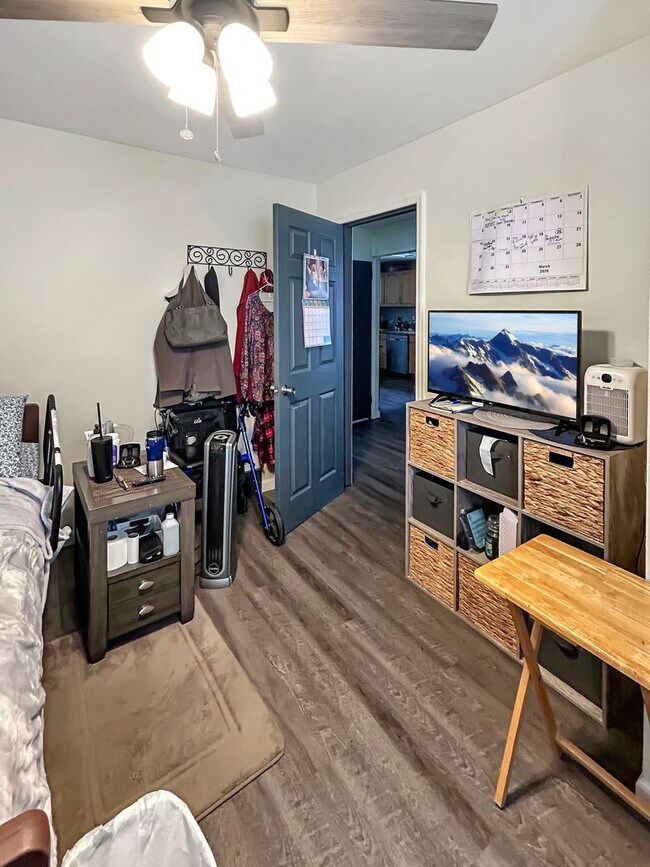 Building Photo - Charming 3-bedroom, 1-bath home in Oakdale, PA!