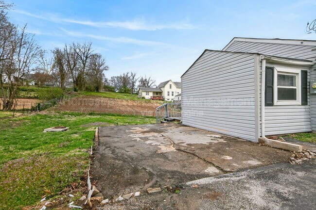 Building Photo - 605 Abston St