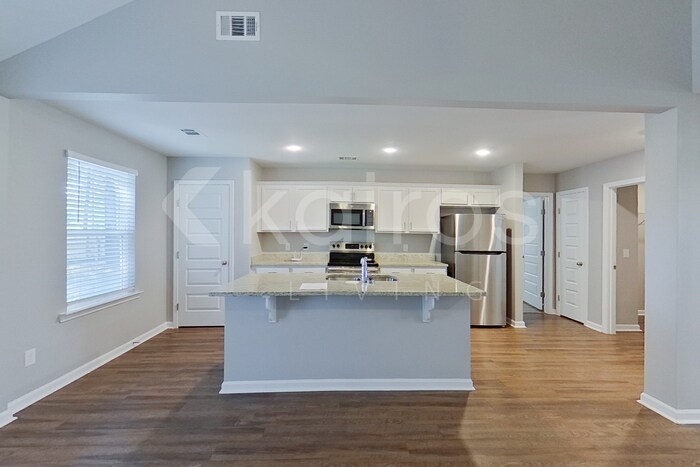 Building Photo - 203 Western Red Cedar Dr