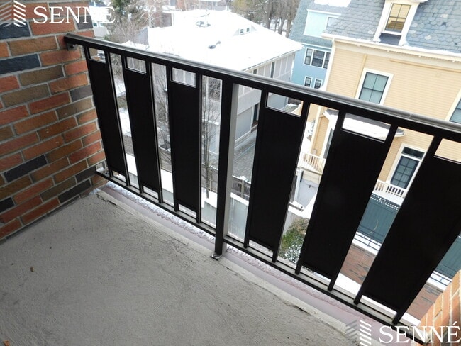 Building Photo - 44 Concord Ave