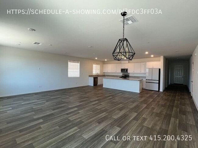 Building Photo - 1733 Old Wagon Dr