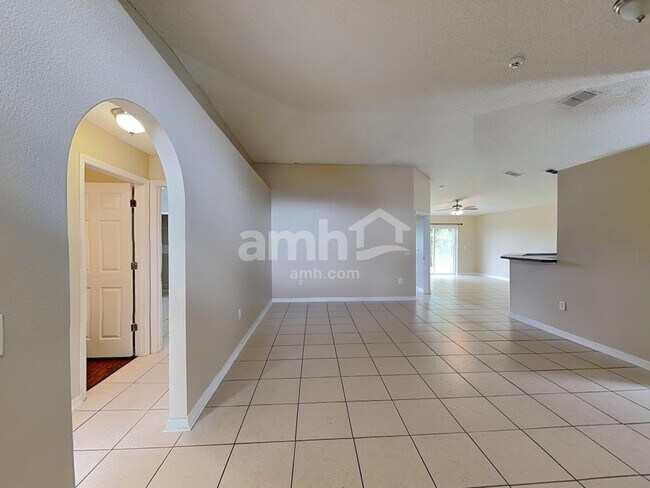 Building Photo - 6817 Westlake Blvd