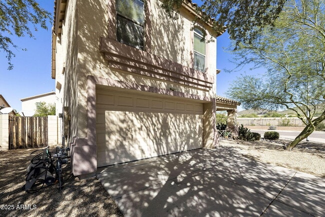 Building Photo - 2404 W Silver Sage Ln