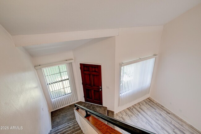 Building Photo - 2215 W Augusta Ave