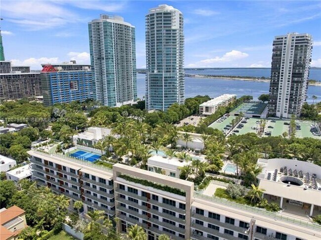 Building Photo - 2200 Brickell Ave