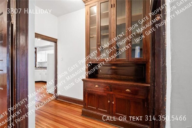 Building Photo - 2 bedroom stunning 1700+ square foot unit ...