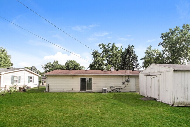 Building Photo - One Month Free Rent!! You're going to love...