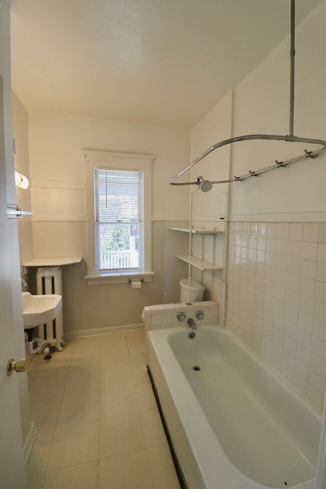 Building Photo - 188