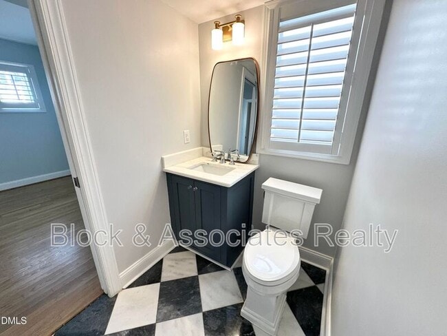 Building Photo - 4512 Drexel Dr