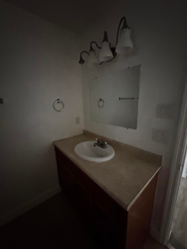 Building Photo - 1886 SE Boma Ave