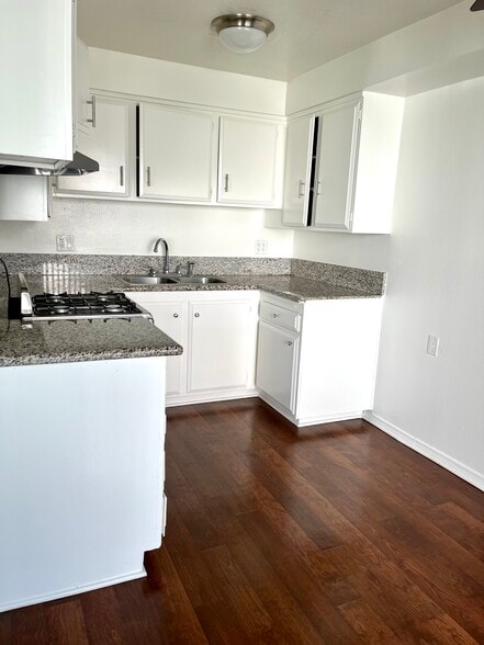 1B 2B or 3B kitchen new - La Habra Hills Apartments