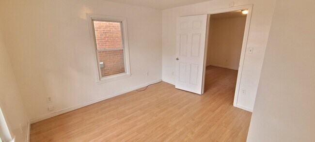 Building Photo - 53 Center St