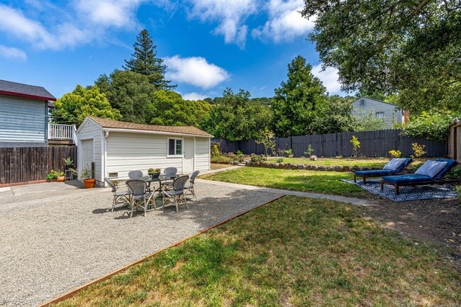 Building Photo - Alta Heights Beautifully Renovated Cottage