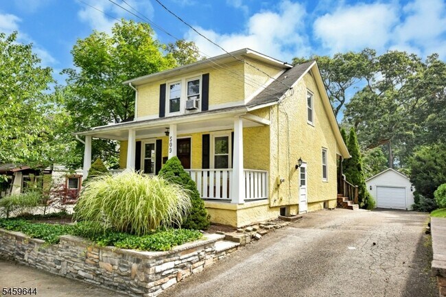 Building Photo - 509 Farview St