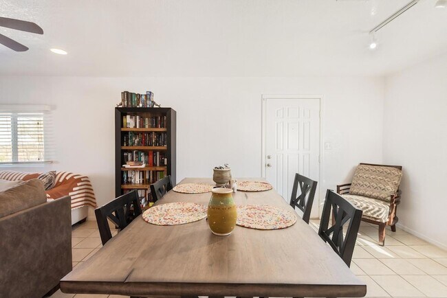 Building Photo - 7245 S Cole Ln