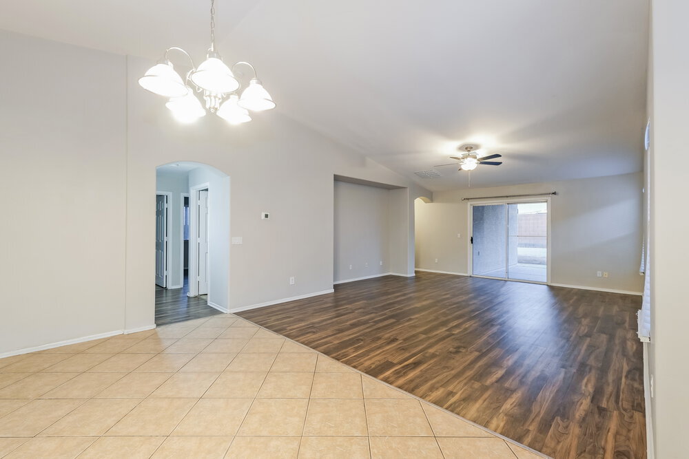 Building Photo - 9132 W Cordes Rd