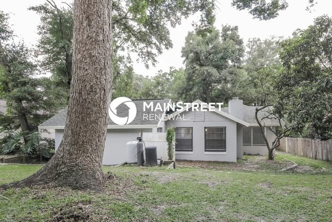 Building Photo - 3 Bedroom Pet-Friendly Home in Apopka, FL with Main Street Renewal