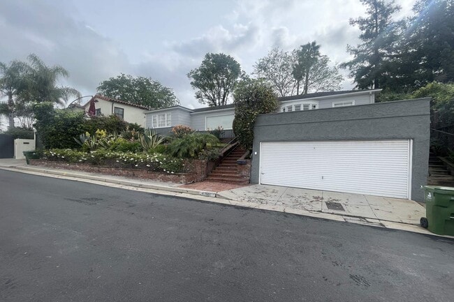 Building Photo - 4160 Holly Knoll Dr