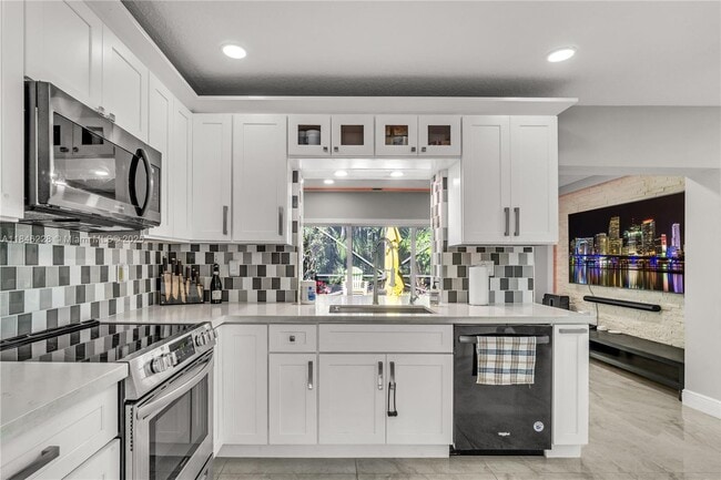 Building Photo - 5601 White Cedar Ln
