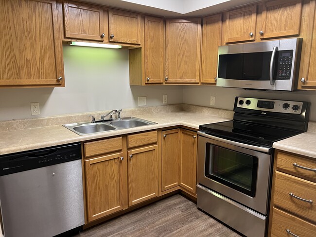 Stainless Appliances - 643 E 46th St