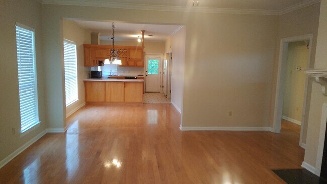 Building Photo - 18574 Lake Iris Ave