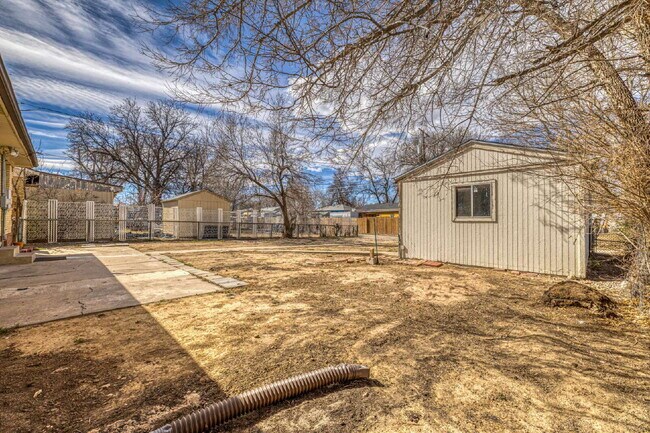 Building Photo - Lovely 5 Bed  / 2 bath in Boston Heights